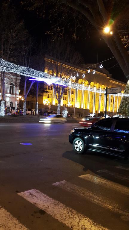 Apartment On Rustaveli Avenue Τυφλίδα Εξωτερικό φωτογραφία