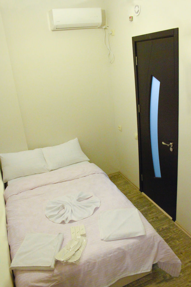 Apartment On Rustaveli Avenue Τυφλίδα Εξωτερικό φωτογραφία