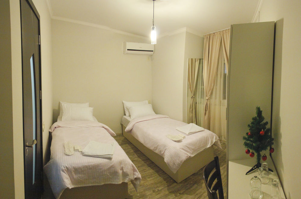 Apartment On Rustaveli Avenue Τυφλίδα Εξωτερικό φωτογραφία